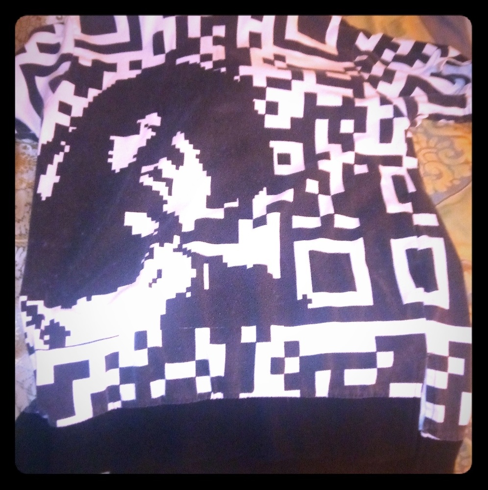 (HUGE) L (18/20) kids shirt with hood